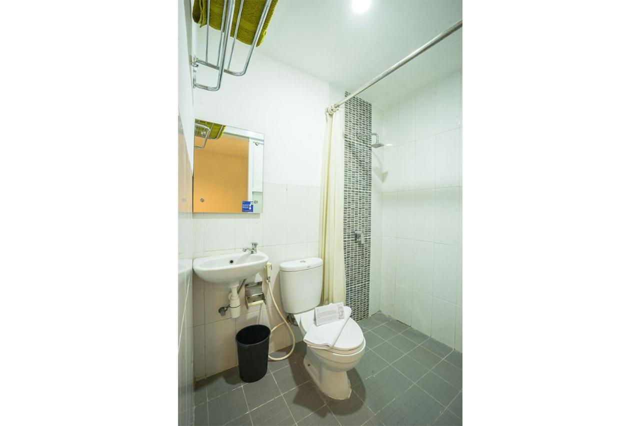 Life Puri Hotel Surabaya Gubeng Pokoj fotografie