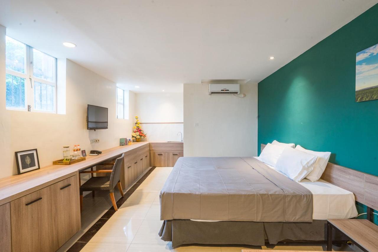 Life Puri Hotel Surabaya Gubeng Exteriér fotografie
