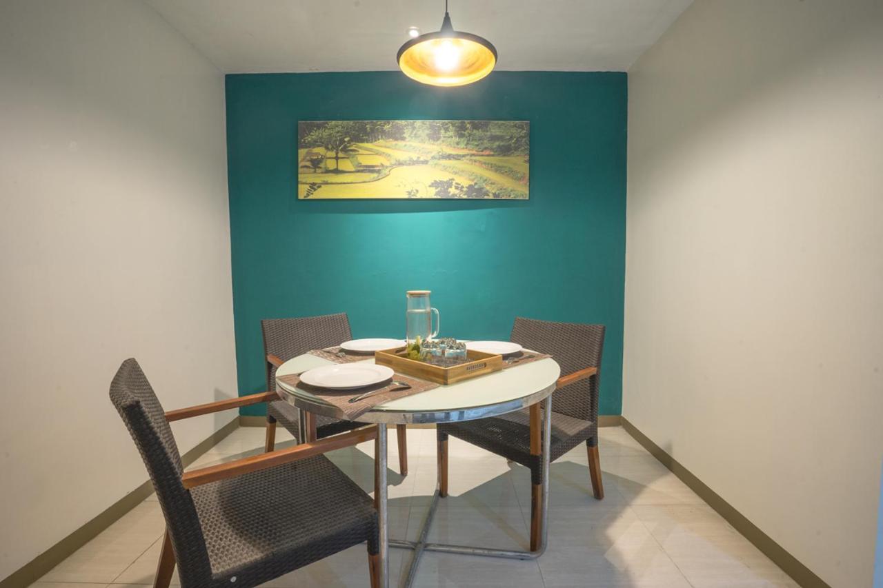 Life Puri Hotel Surabaya Gubeng Pokoj fotografie