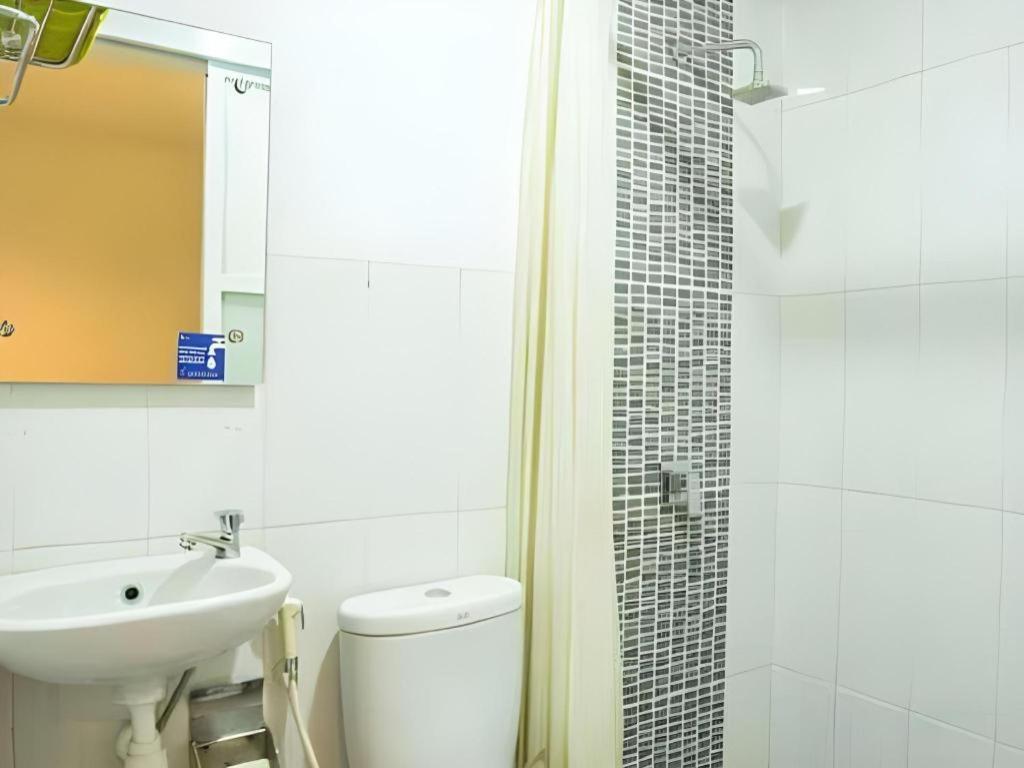 Life Puri Hotel Surabaya Gubeng Exteriér fotografie
