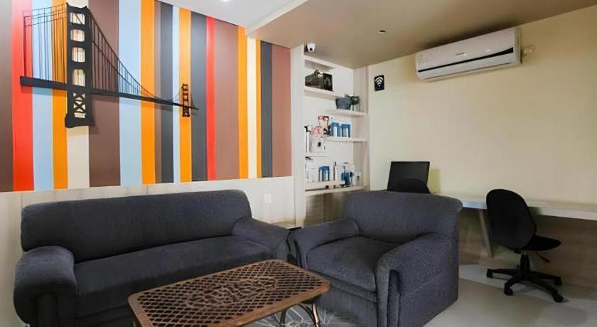 Life Puri Hotel Surabaya Gubeng Exteriér fotografie